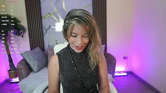 AlliceRouse online show from October 2025 07:00:02 PM