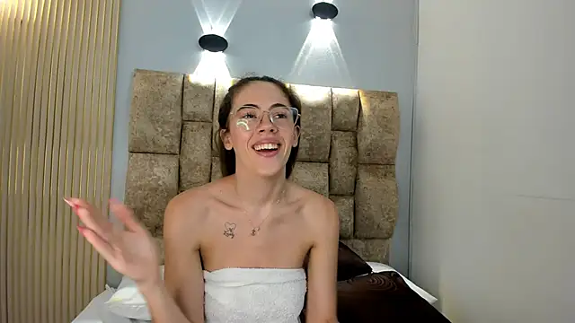 Snapshot of yulievans chatting on March 2025 07:22:02 AM yulievans online show from March 2025 07:22:02 AM