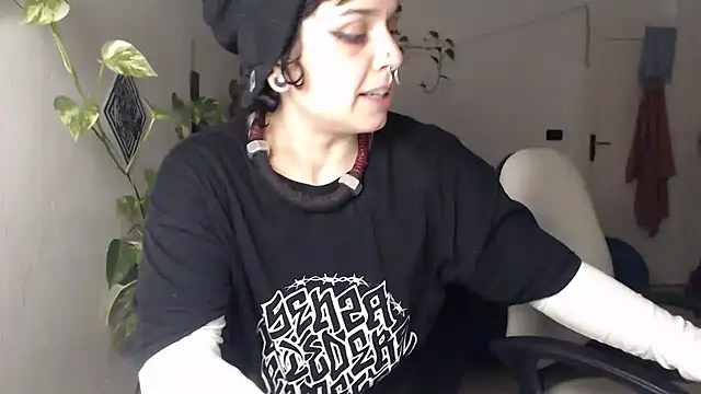 Snapshot of kinkyspirali chatting on November 2025 11:15:02 PM kinkyspirali online show from November 2025 11:15:02 PM