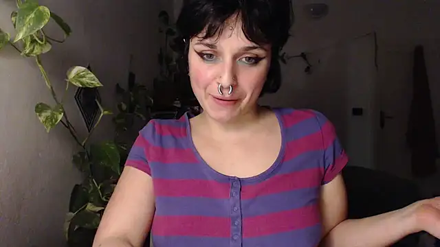 Snapshot of kinkyspirali chatting on December 2025 12:43:01 AM kinkyspirali online show from December 2025 12:43:01 AM