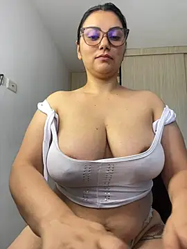 Snapshot of Lili-52 chatting on February 2025 04:22:01 PM Lili-52 online show from February 2025 04:22:01 PM