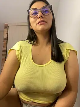 Snapshot of Lili-52 chatting on January 2025 08:37:02 PM Lili-52 online show from January 2025 08:37:02 PM