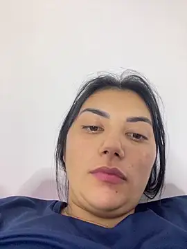 Snapshot of Lili-52 chatting on February 2025 08:18:01 PM Lili-52 online show from February 2025 08:18:01 PM