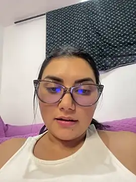 Snapshot of Lili-52 chatting on February 2025 04:14:02 PM Lili-52 online show from February 2025 04:14:02 PM