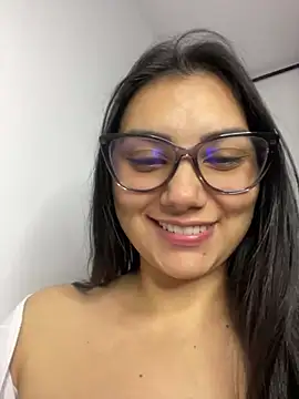 Snapshot of Lili-52 chatting on February 2025 04:21:01 PM Lili-52 online show from February 2025 04:21:01 PM