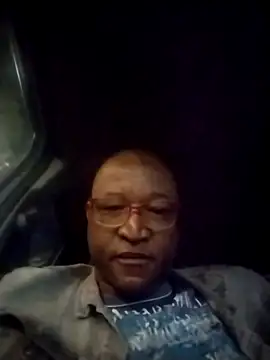 Snapshot of surger chatting on December 2025 06:01:02 PM surger online show from December 2025 06:01:02 PM