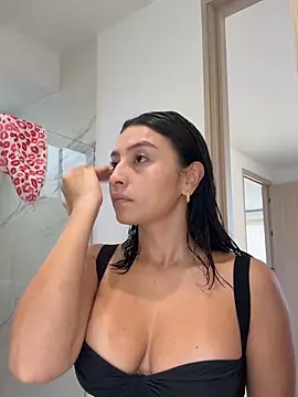 Gia Ferh online show from March 2026 06:33:02 PM