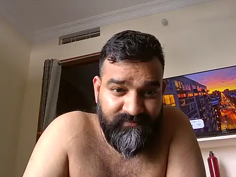 Snapshot of Fun_Guuy chatting on May 2026 09:32:02 AM Fun Guuy online show from May 2026 09:32:02 AM