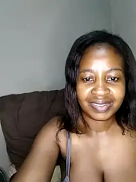 Snapshot of queenbboobs chatting on February 2025 06:44:01 PM queenbboobs online show from February 2025 06:44:01 PM