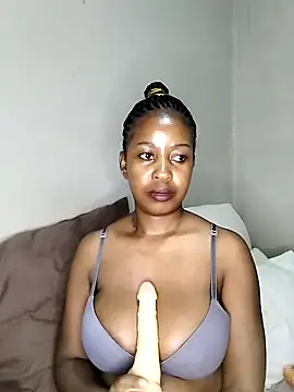 Snapshot of queenbboobs chatting on March 2025 07:04:01 PM queenbboobs online show from March 2025 07:04:01 PM