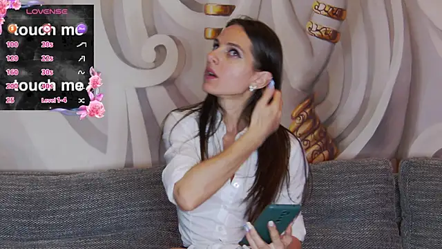 hailey peach online show from April 2026 05:09:01 PM