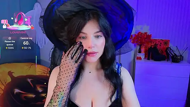 Jenna Adams  online show from October 2025 12:43:01 AM