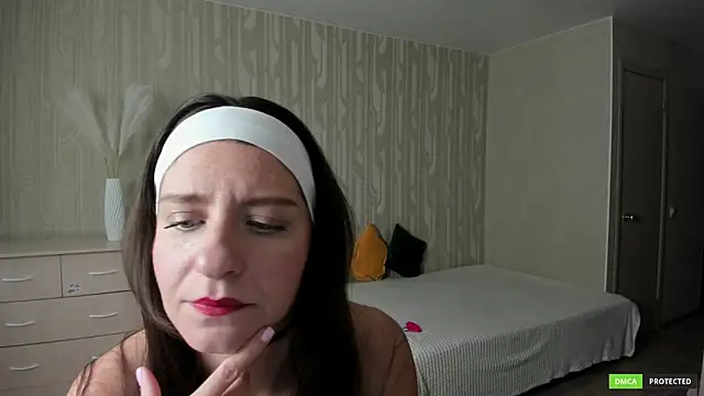 helentasty online show from April 2026 10:33:02 AM