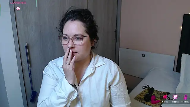 Snapshot of May_Carlier chatting on March 2025 11:13:02 PM May Carlier online show from March 2025 11:13:02 PM