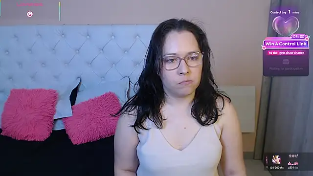 Snapshot of May_Carlier chatting on January 2026 08:25:02 PM May Carlier online show from January 2026 08:25:02 PM