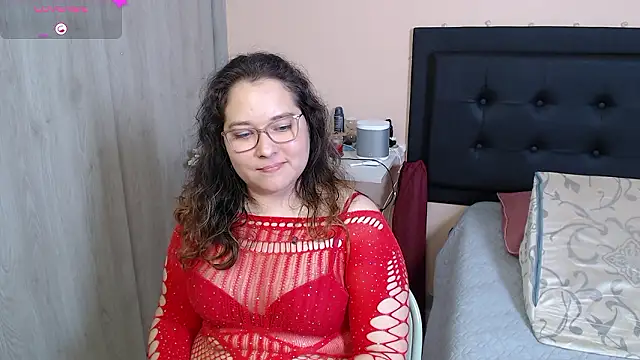 Snapshot of May_Carlier chatting on December 2024 09:06:02 AM May Carlier online show from December 2024 09:06:02 AM