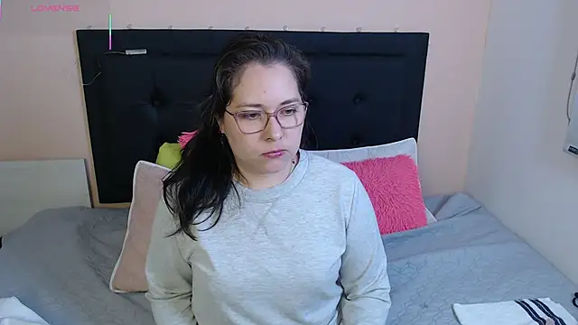 Snapshot of May_Carlier chatting on September 2025 12:11:01 AM May Carlier online show from September 2025 12:11:01 AM