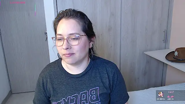 Snapshot of May_Carlier chatting on October 2025 03:08:02 AM May Carlier online show from October 2025 03:08:02 AM