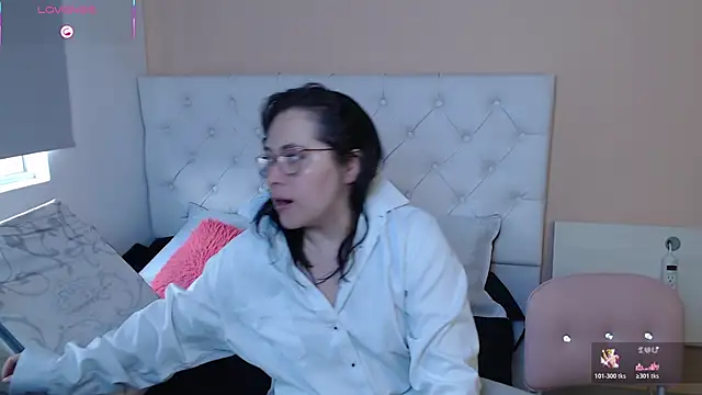 Snapshot of May_Carlier chatting on January 2026 07:40:01 PM May Carlier online show from January 2026 07:40:01 PM