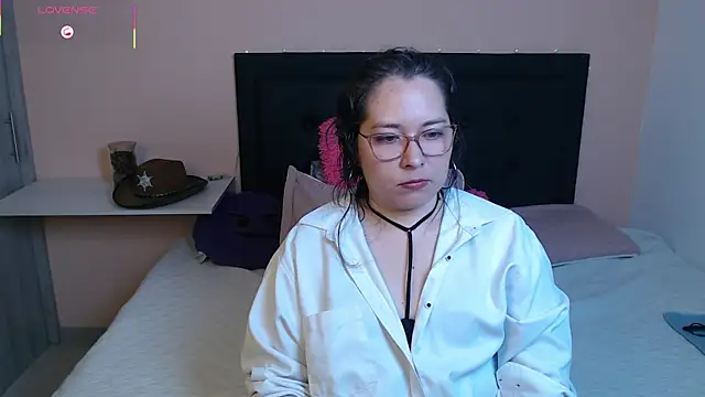 Snapshot of May_Carlier chatting on October 2025 03:06:01 AM May Carlier online show from October 2025 03:06:01 AM