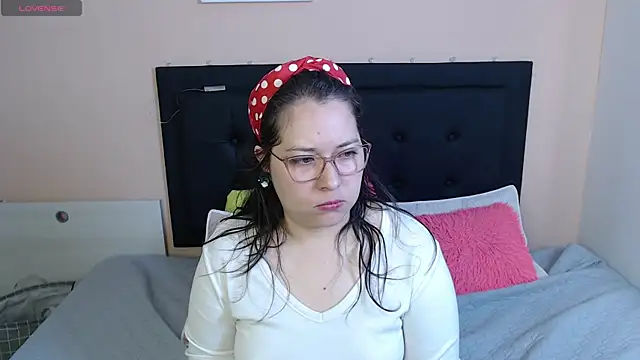 Snapshot of May_Carlier chatting on September 2025 12:51:01 PM May Carlier online show from September 2025 12:51:01 PM