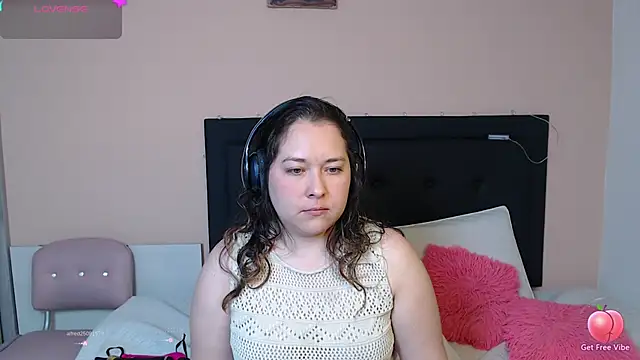 Snapshot of May_Carlier chatting on March 2025 03:36:02 AM May Carlier online show from March 2025 03:36:02 AM