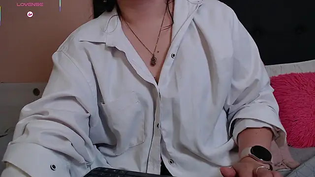 Snapshot of May_Carlier chatting on September 2025 12:21:02 AM May Carlier online show from September 2025 12:21:02 AM