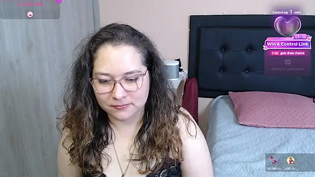 Snapshot of May_Carlier chatting on December 2024 11:29:01 AM May Carlier online show from December 2024 11:29:01 AM