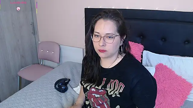 Snapshot of May_Carlier chatting on September 2025 01:16:02 AM May Carlier online show from September 2025 01:16:02 AM