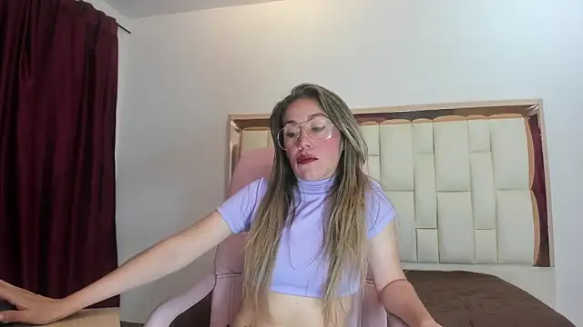  Caroliina online show from February 2026 07:33:02 PM