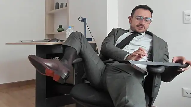 pablo-rincon95 online show from March 2025 06:23:01 PM