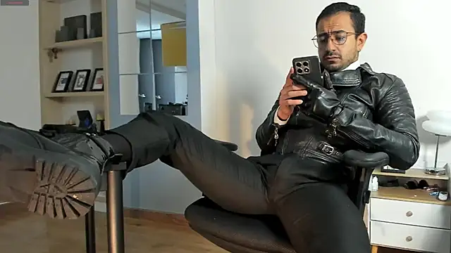 Snapshot of pablo-rincon95 chatting on June 2026 01:09:02 PM pablo-rincon95 online show from June 2026 01:09:02 PM