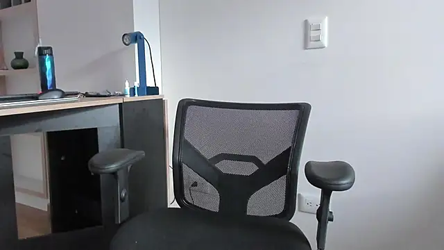 pablo-rincon95 online show from February 2025 01:41:01 PM