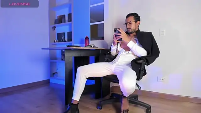 pablo-rincon95 online show from December 2025 11:35:01 AM