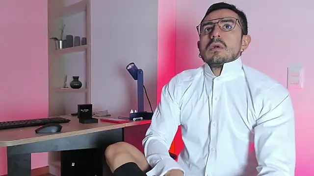 pablo-rincon95 online show from February 2025 10:56:02 AM