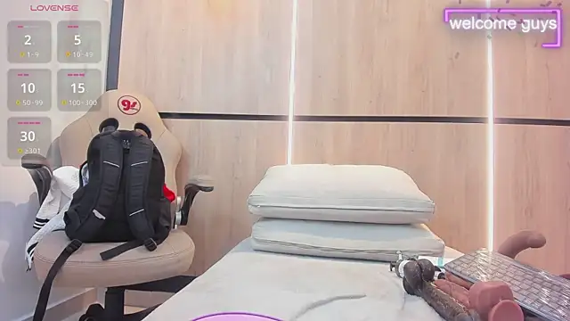 adela chase online show from December 2025 02:56:02 AM