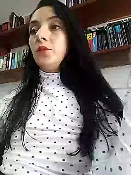 Snapshot of amellie_ros chatting on December 2024 09:47:02 PM amellie ros online show from December 2024 09:47:02 PM