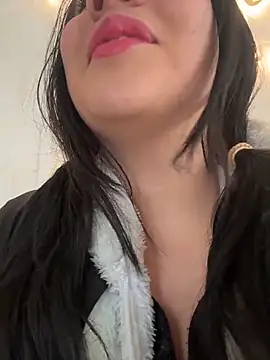 Emily Trujillo online show from October 2025 06:08:01 PM