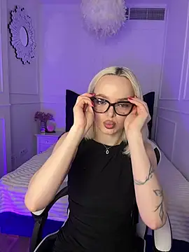 horny blondiee online show from March 2025 08:28:02 AM