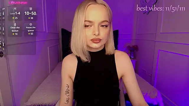 horny blondiee online show from February 2025 08:46:02 AM