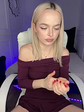 horny blondiee online show from December 2025 03:18:02 PM