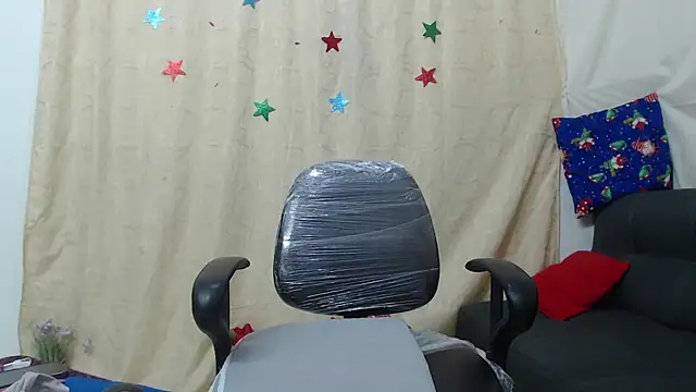 Snapshot of Aranza-Queen chatting on December 2025 03:05:02 PM Aranza-Queen online show from December 2025 03:05:02 PM