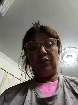 Snapshot of Aranza-Queen chatting on November 2025 08:47:01 PM Aranza-Queen online show from November 2025 08:47:01 PM