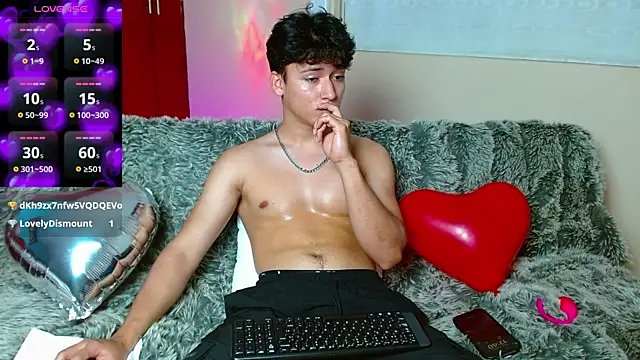 Snapshot of LiamEvans_0 chatting on February 2025 10:42:01 PM LiamEvans 0 online show from February 2025 10:42:01 PM