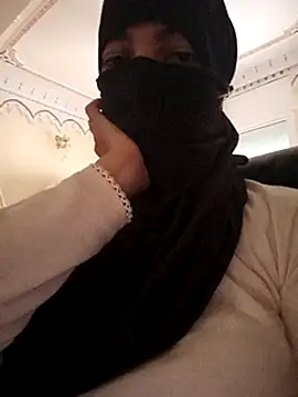 Snapshot of Liliiiblow chatting on December 2024 04:45:01 PM Liliiiblow online show from December 2024 04:45:01 PM