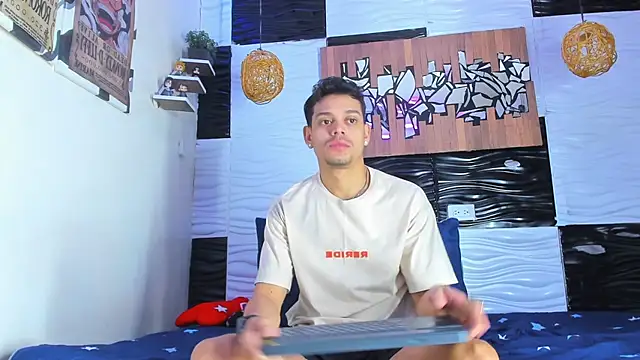 Friendsofeverything  online show from December 2025 01:14:02 PM