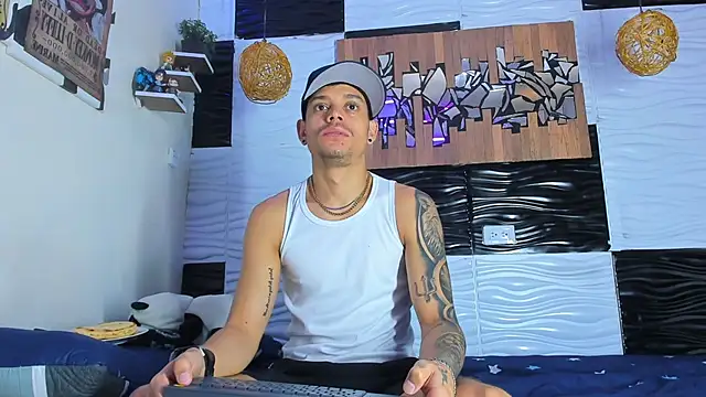 Snapshot of Friendsofeverything_ chatting on December 2025 04:17:02 PM Friendsofeverything online show from December 2025 04:17:02 PM