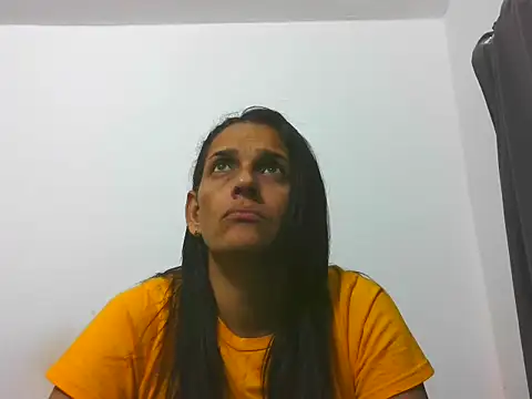 latinbrunettet online show from April 2026 02:10:01 PM