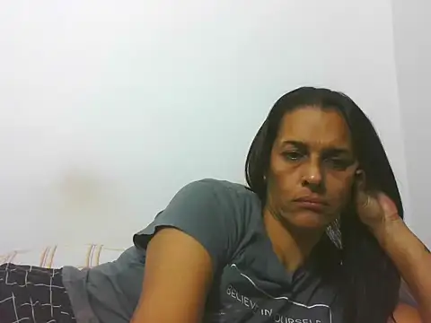 latinbrunettet online show from November 2025 01:33:02 PM