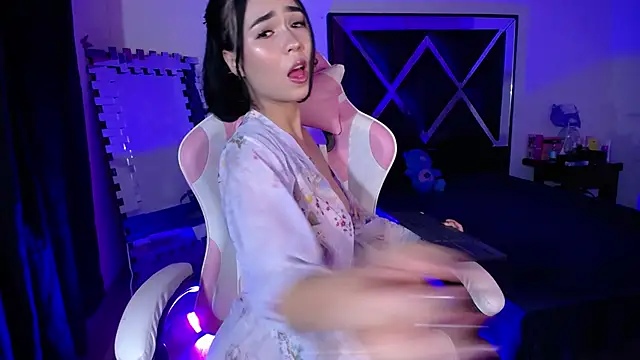 Snapshot of merlin-18 chatting on November 2025 04:56:02 AM merlin-18 online show from November 2025 04:56:02 AM